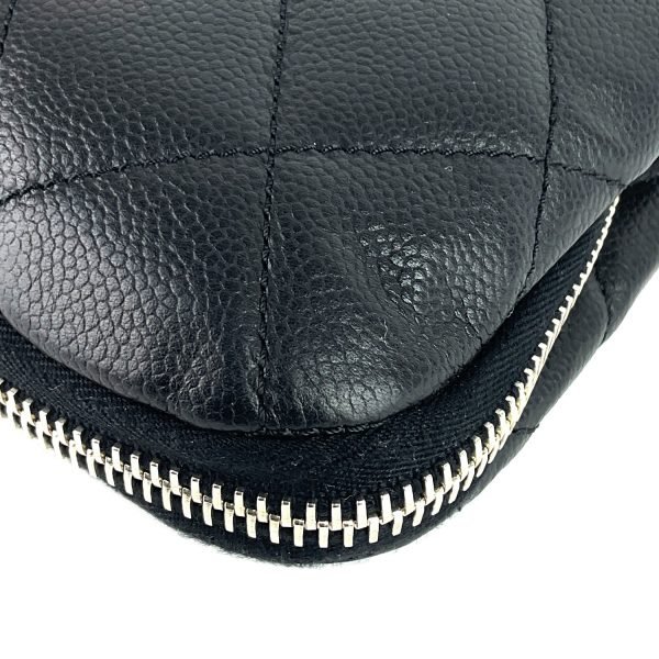 Expandable Zip Caviar Leather Shoulder Bag - Image 6